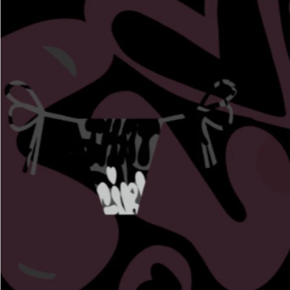 Bikini - Picture 2 of 4